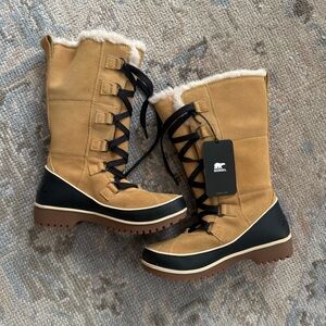 Sorel Women's Tivoli High II Tan and Black Winter Boots SZ 6